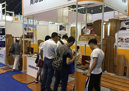 EZPAY钱包地板出席了2018年6月中国(郑州)国际汽车后装展览会